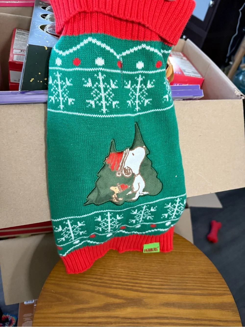 Peanuts Green & Red Holiday Dog Sweater - Peanuts Brand Size M